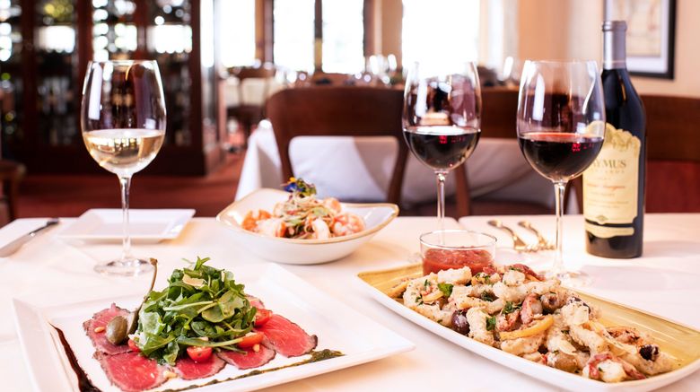 <b>Island Grand a TradeWinds Beach Resort Restaurant</b>. Images powered by <a href="https://www.leonardoworldwide.com/" title="Leonardo Worldwide" target="_blank">Leonardo</a>.