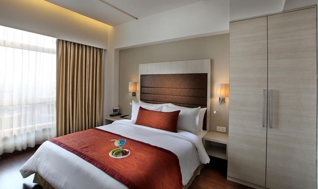 Mahagun Sarovar Portico Lobby