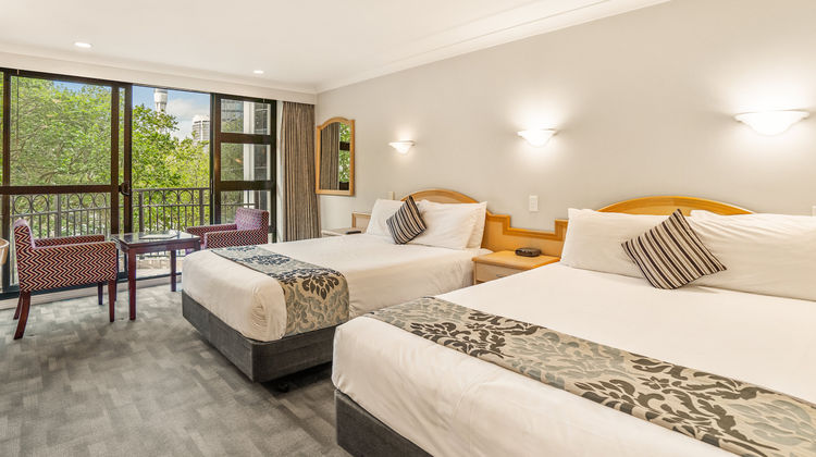 Parkside Hotel & Apartments Room