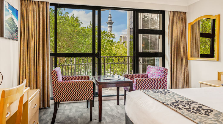 Parkside Hotel & Apartments Exterior