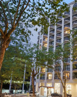 Parkside Hotel & Apartments