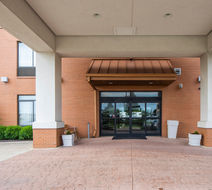 Holiday Inn Express West Bloomington Exterior