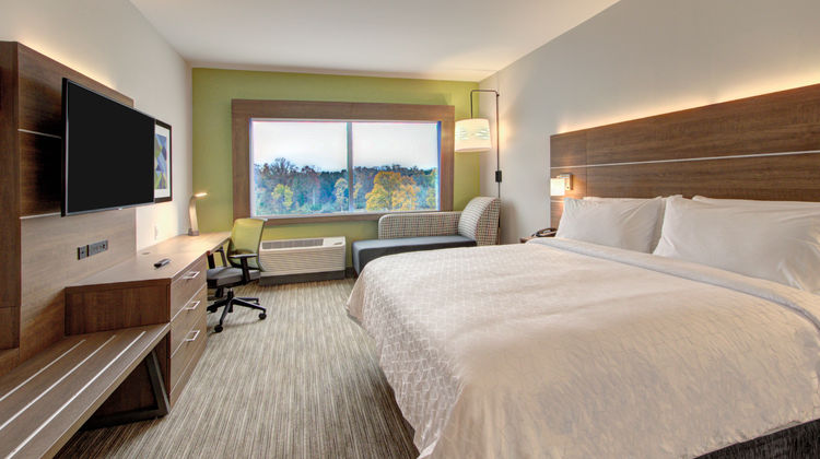 Holiday Inn Express & Stes Southwest Room