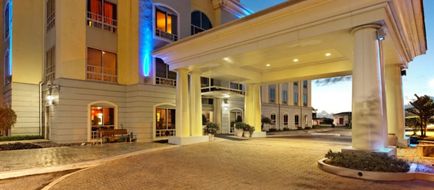 Holiday Inn Express Hotel & Suites Exterior