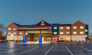 Holiday Inn Express & Stes Cincinnati N
