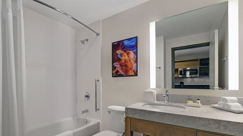 <b>Candlewood Suites Kingston West Room</b>. Images powered by <a href="https://www.leonardoworldwide.com/" title="Leonardo Worldwide" target="_blank">Leonardo</a>.