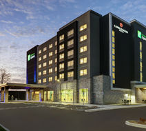 Holiday Inn Express Kingston West Exterior