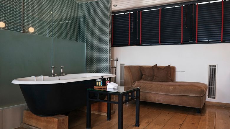 <b>Hotel du Vin Henley-on-Thames Suite</b>. Images powered by <a href="https://www.leonardoworldwide.com/" title="Leonardo Worldwide" target="_blank">Leonardo</a>.