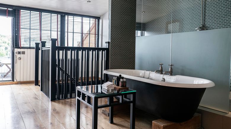 <b>Hotel du Vin Henley-on-Thames Suite</b>. Images powered by <a href="https://www.leonardoworldwide.com/" title="Leonardo Worldwide" target="_blank">Leonardo</a>.