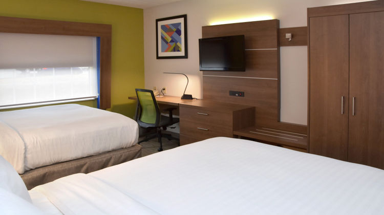 Holiday Inn Express Mount Pleasant Room