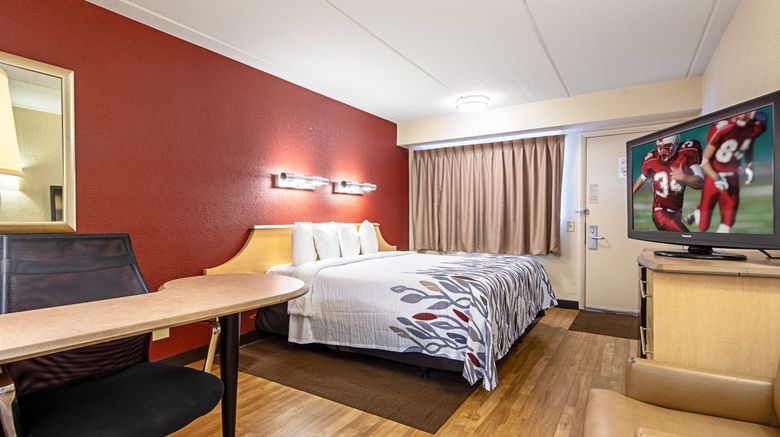 <b>Red Roof Inn Charleston West - Hurricane Room</b>. Images powered by <a href="https://www.leonardoworldwide.com/" title="Leonardo Worldwide" target="_blank">Leonardo</a>.