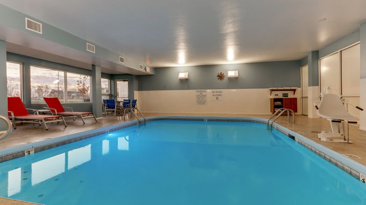 Holiday Inn Express & Stes Cincinnati N Pool