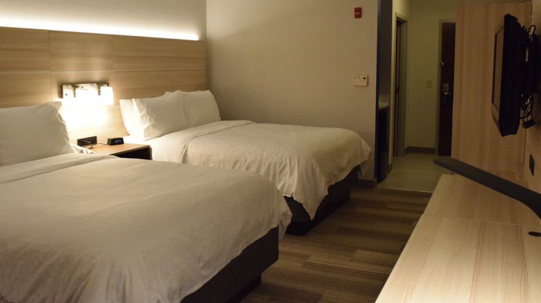 <b>Holiday Inn Express Hotel & Suites Room</b>. Images powered by <a href="https://www.leonardoworldwide.com/" title="Leonardo Worldwide" target="_blank">Leonardo</a>.