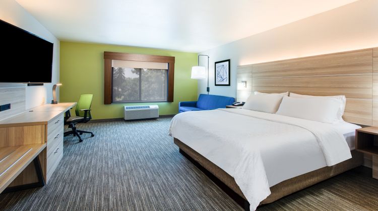 Holiday Inn Express Lewisburg Suite