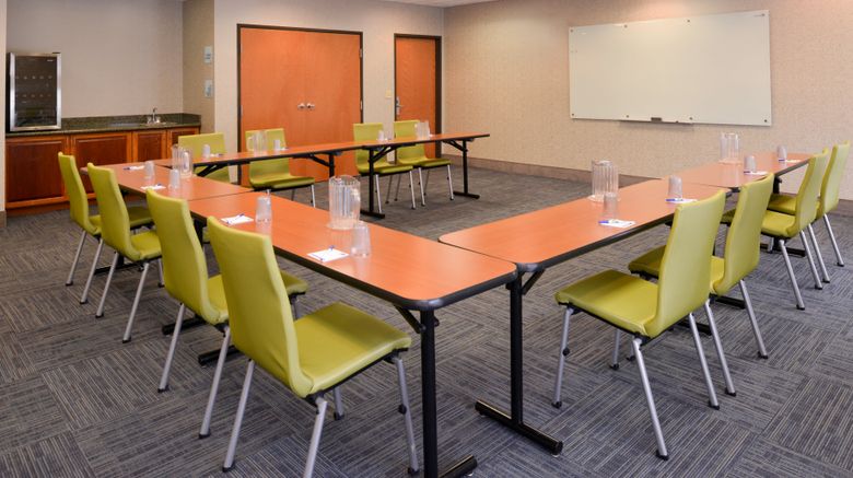 <b>Holiday Inn Express Hotel & Suites Meeting</b>. Images powered by <a href="https://www.leonardoworldwide.com/" title="Leonardo Worldwide" target="_blank">Leonardo</a>.