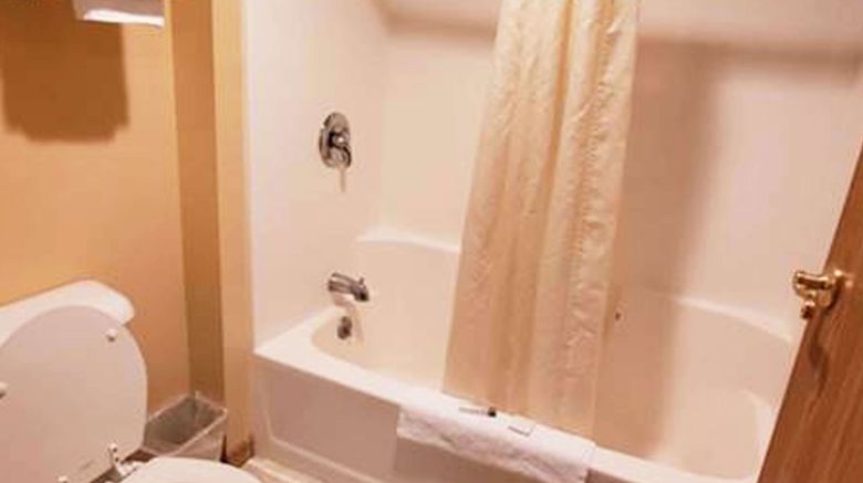 <b>Jasper Ridge Inn Ishpeming Room</b>. Images powered by <a href="https://www.leonardoworldwide.com/" title="Leonardo Worldwide" target="_blank">Leonardo</a>.