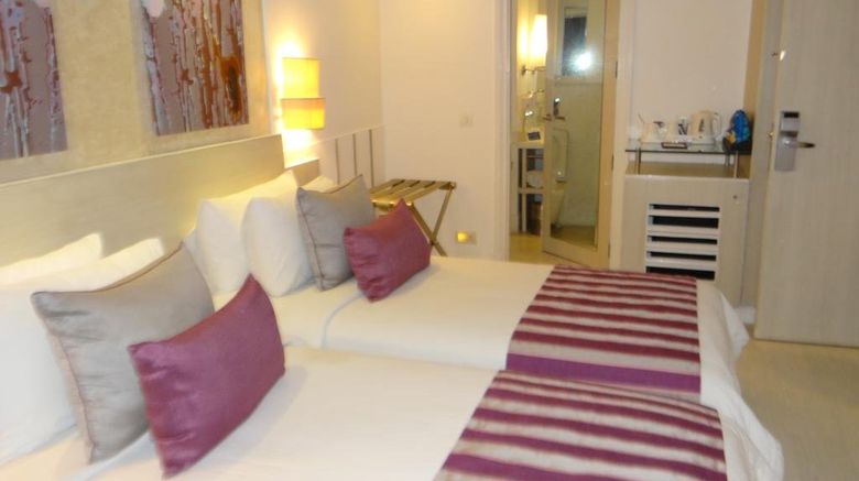 <b>The Ashtan Sarovar Portico Lobby</b>. Images powered by <a href="https://www.leonardoworldwide.com/" title="Leonardo Worldwide" target="_blank">Leonardo</a>.