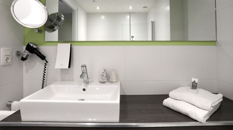 <b>Churchill Hotel Terneuzen Room</b>. Images powered by <a href="https://www.leonardoworldwide.com/" title="Leonardo Worldwide" target="_blank">Leonardo</a>.