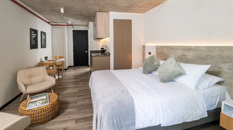 <b>Hub Providencia Room</b>. Images powered by <a href="https://www.leonardoworldwide.com/" title="Leonardo Worldwide" target="_blank">Leonardo</a>.