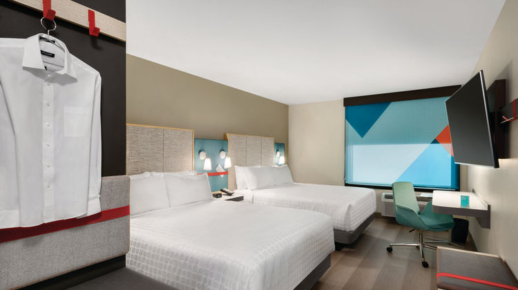 avid hotel Nashville Airport Room