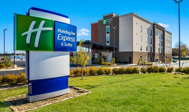 Holiday Inn Express & Suites Catoosa Exterior