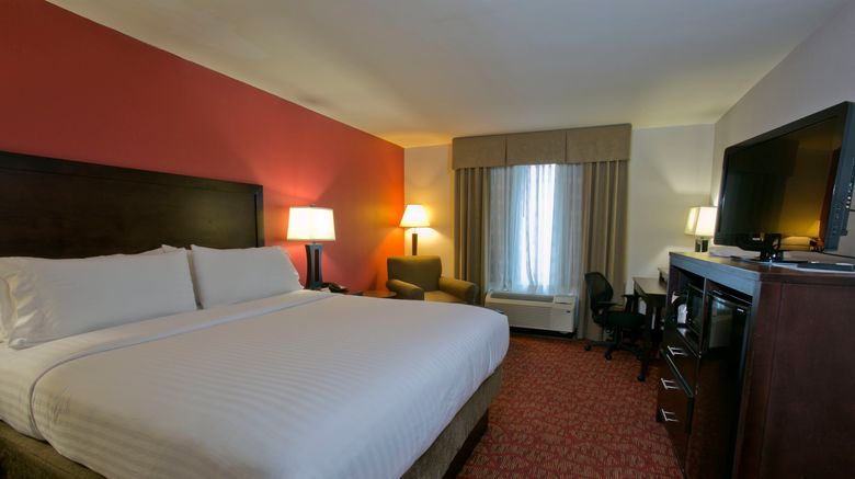 <b>Holiday Inn Express Hotel & Suites Room</b>. Images powered by <a href="https://www.leonardoworldwide.com/" title="Leonardo Worldwide" target="_blank">Leonardo</a>.