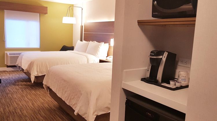 Holiday Inn Express & Suites Surrey Room