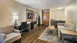 Red Roof PLUS+ Boston - Logan Suite