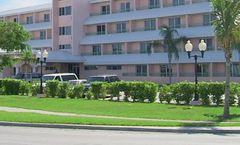 Castaways Resort & Suites