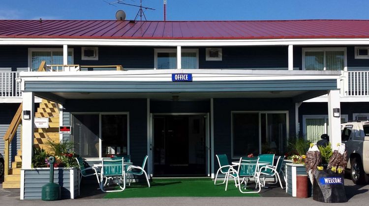 Colonial Inn Ellsworth Exterior
