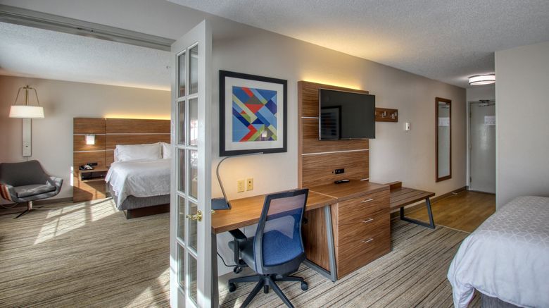 <b>Holiday Inn Express & Suites Suite</b>. Images powered by <a href="https://www.leonardoworldwide.com/" title="Leonardo Worldwide" target="_blank">Leonardo</a>.