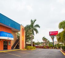 Magnuson Hotel Bradenton Exterior