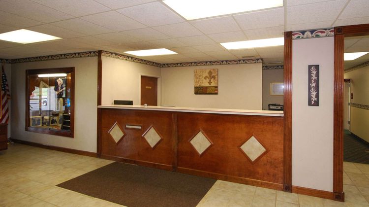 Beaver Dam Inn Lobby