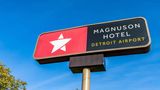 Hotel Detroit Airport Exterior