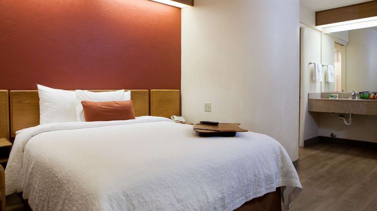 Mountain Home Inn Room