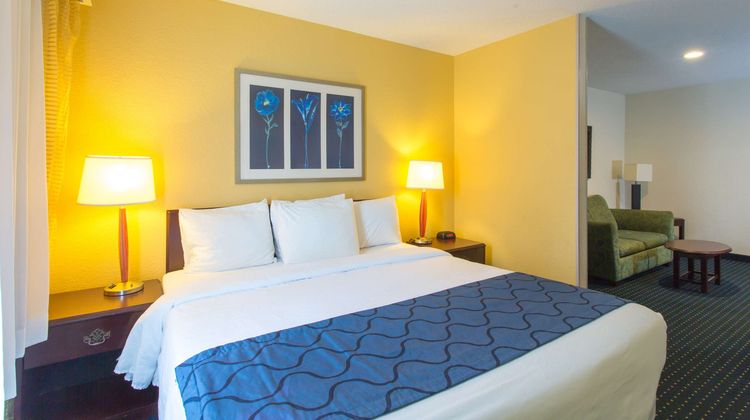 Studios & Suites 4 Less Room