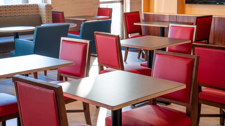 Holiday Inn Express Maspeth Restaurant