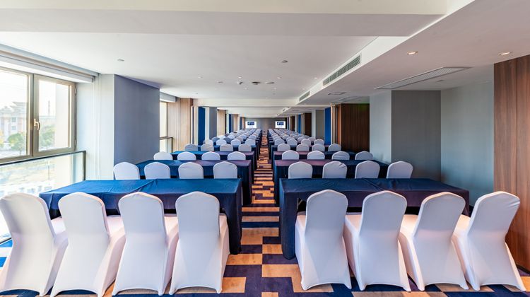 Holiday Inn Express Baoshan Baoyang Meeting