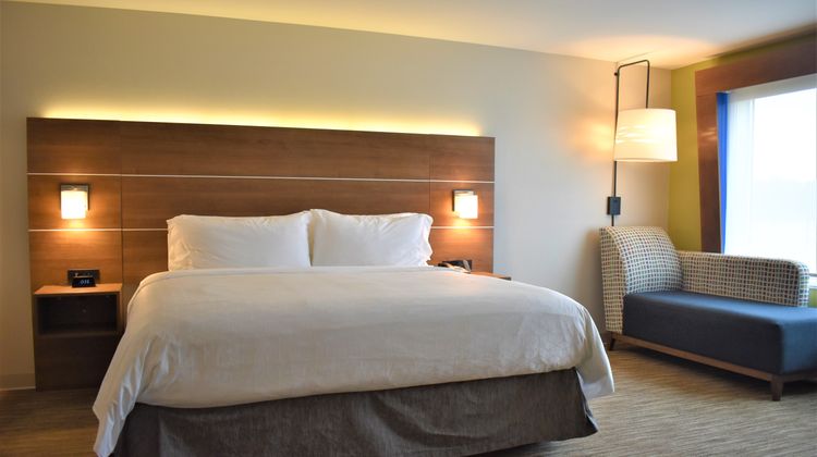 Holiday Inn Express/Suites Gettysburg SE Room