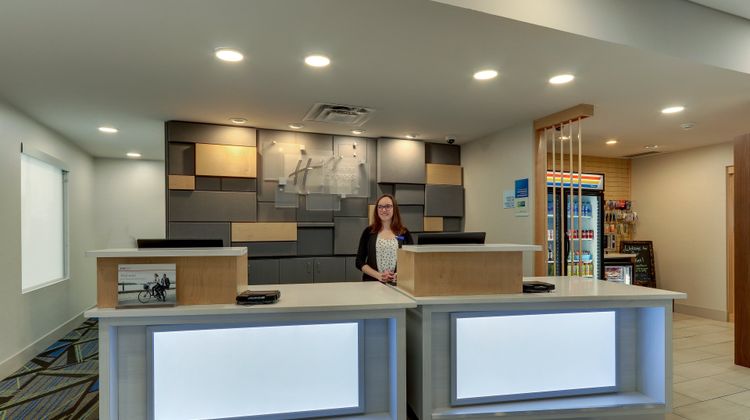 Holiday Inn Express Hotel & Suites-Troy Lobby