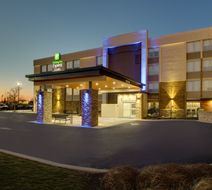 Holiday Inn Express & Suites Wapakoneta Exterior