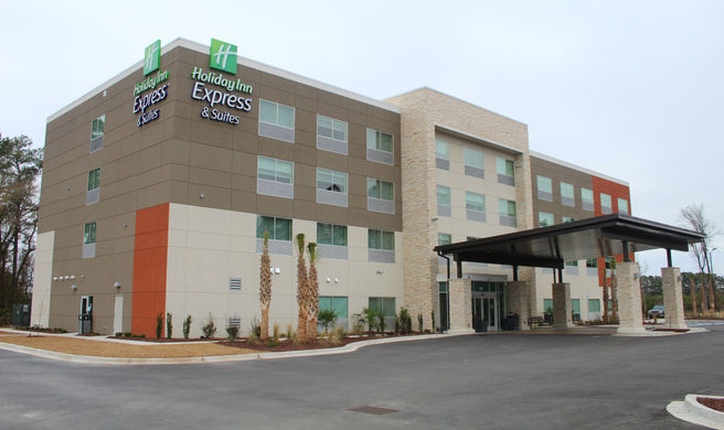 Holiday Inn Express & Suites Latta Exterior
