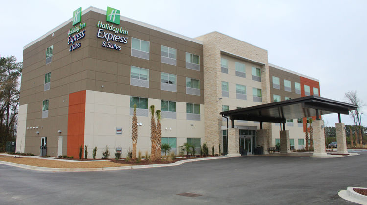 Holiday Inn Express & Suites Latta Exterior