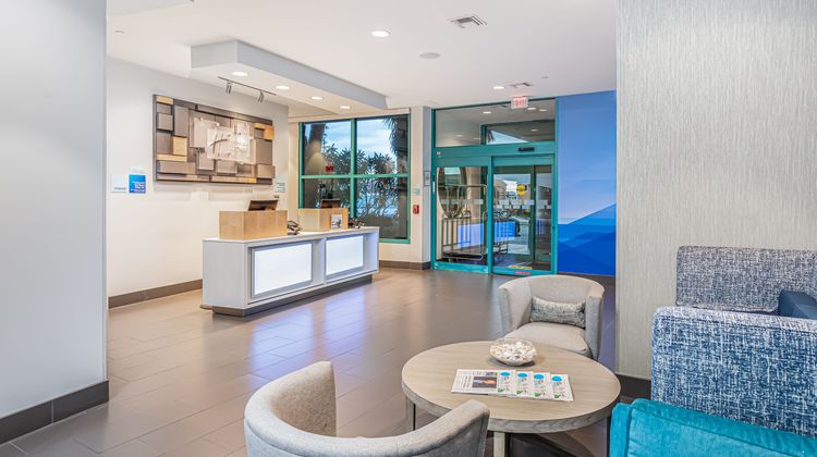 Holiday Inn Express Pensacola Beach Lobby