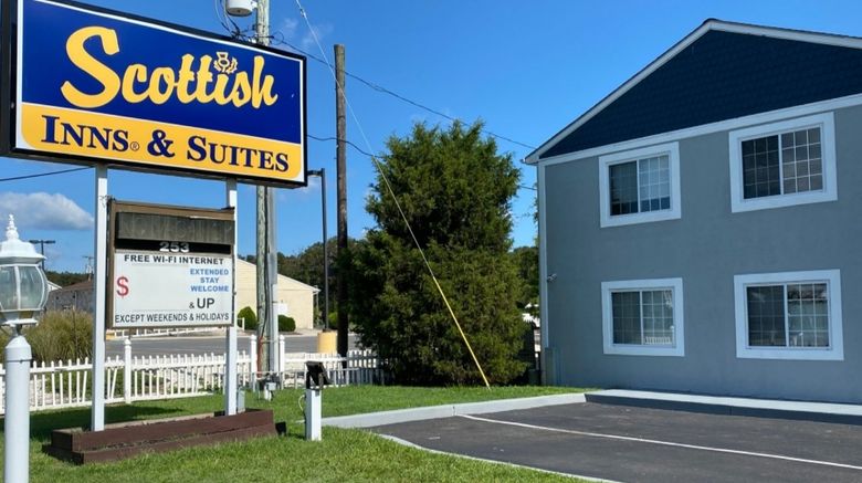 <b>Scottish Inns & Suites Exterior</b>. Images powered by <a href="https://www.leonardoworldwide.com/" title="Leonardo Worldwide" target="_blank">Leonardo</a>.