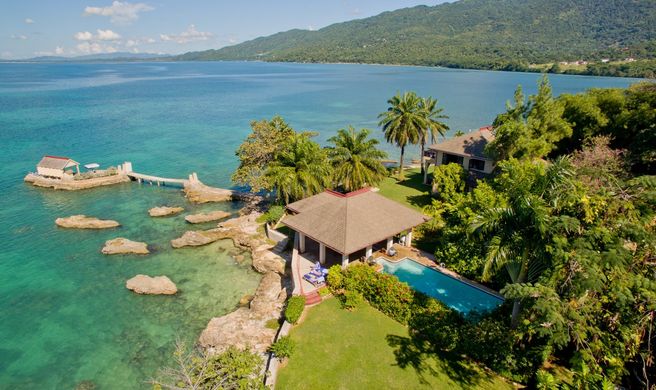 Bluefields Bay Villas Exterior