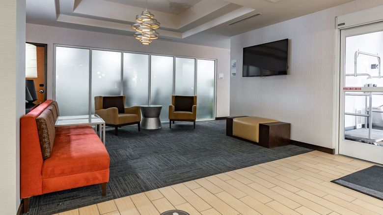 <b>Holiday Inn Express & Suites Lobby</b>. Images powered by <a href="https://www.leonardoworldwide.com/" title="Leonardo Worldwide" target="_blank">Leonardo</a>.