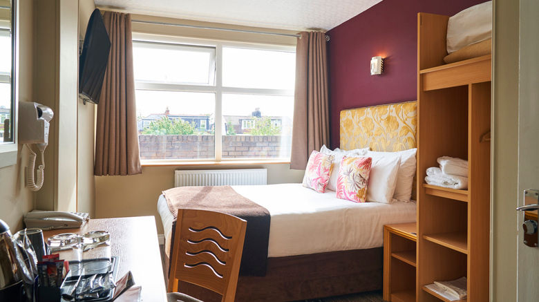 <b>Antoinette Wimbledon Room</b>. Images powered by <a href="https://www.leonardoworldwide.com/" title="Leonardo Worldwide" target="_blank">Leonardo</a>.