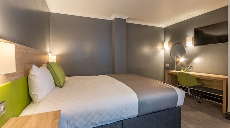 Thistle Express Luton Room