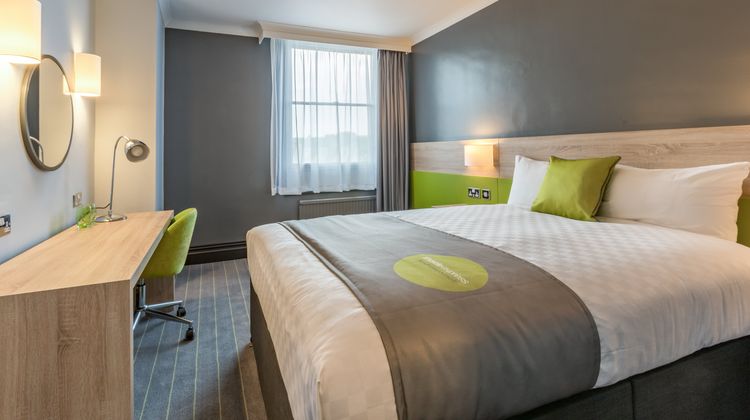 Thistle Express Luton Room